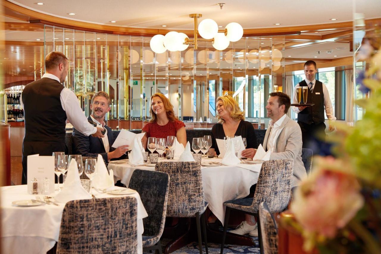 Hotel Viva Riverside Altstadt 4*